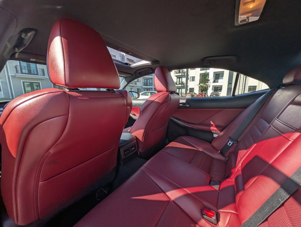 2015 Lexus IS Image 18