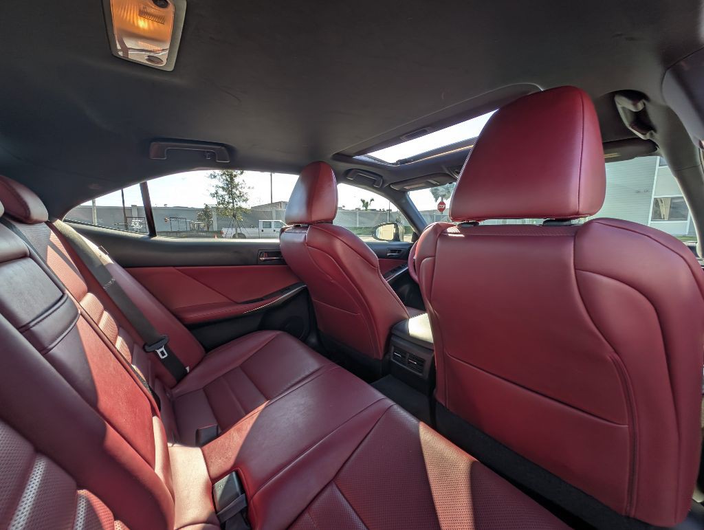 2015 Lexus IS Image 21