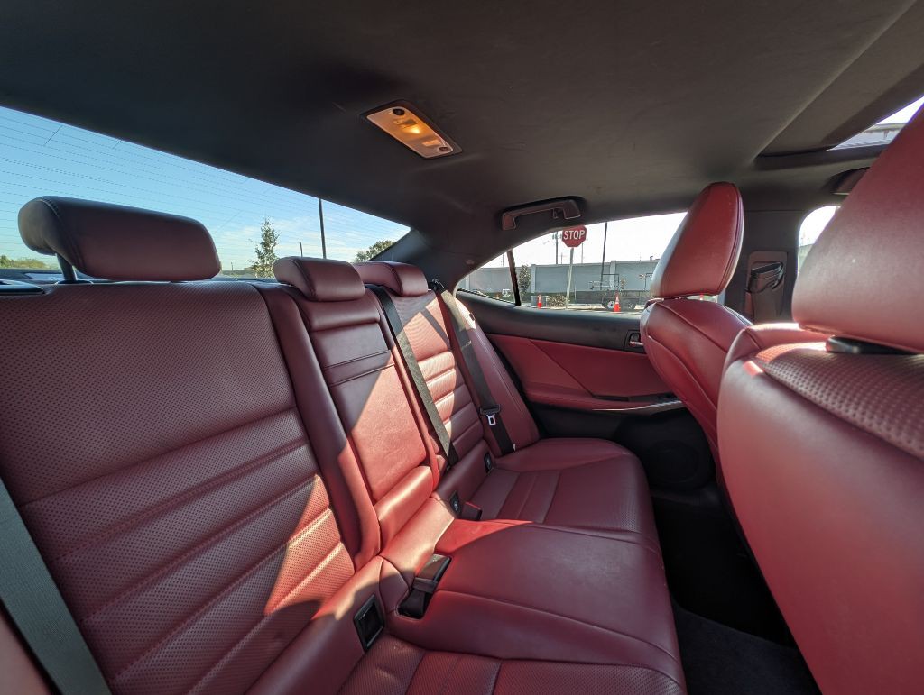 2015 Lexus IS Image 22