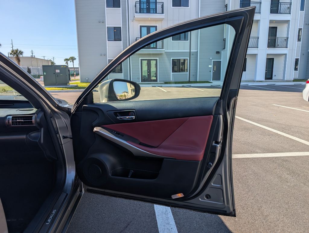 2015 Lexus IS Image 23