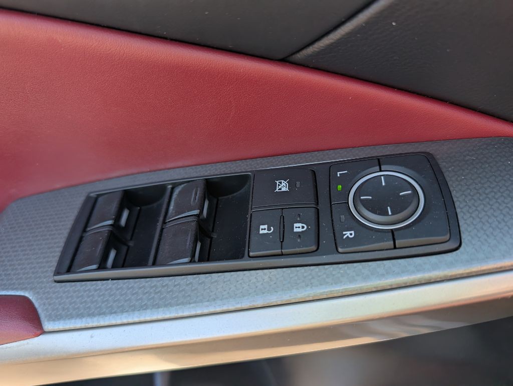 2015 Lexus IS Image 33