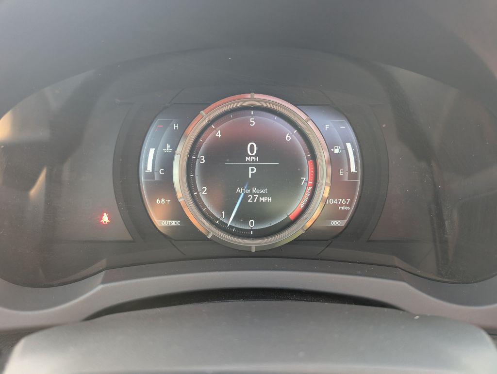 2015 Lexus IS Image 36