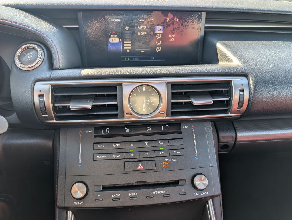 2015 Lexus IS Image 37