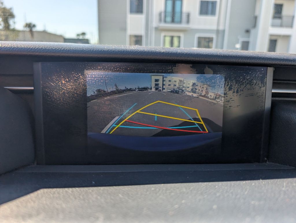 2015 Lexus IS Image 38