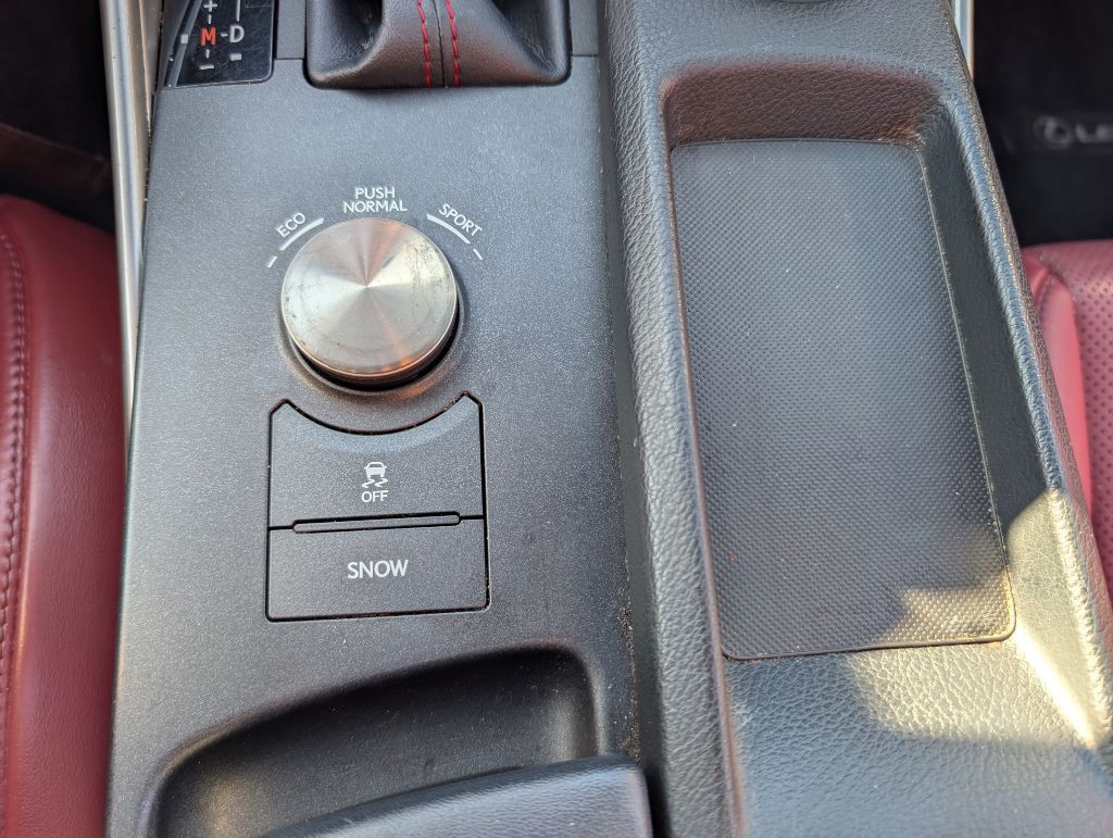 2015 Lexus IS Image 41