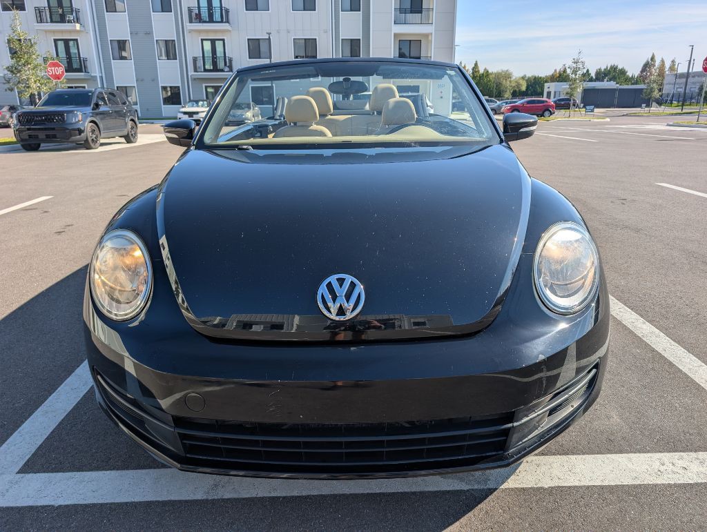 2013 Volkswagen Beetle Image 3