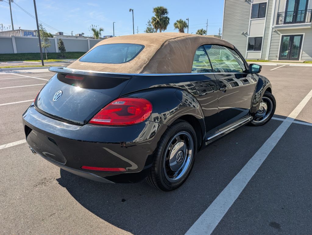 2013 Volkswagen Beetle Image 14