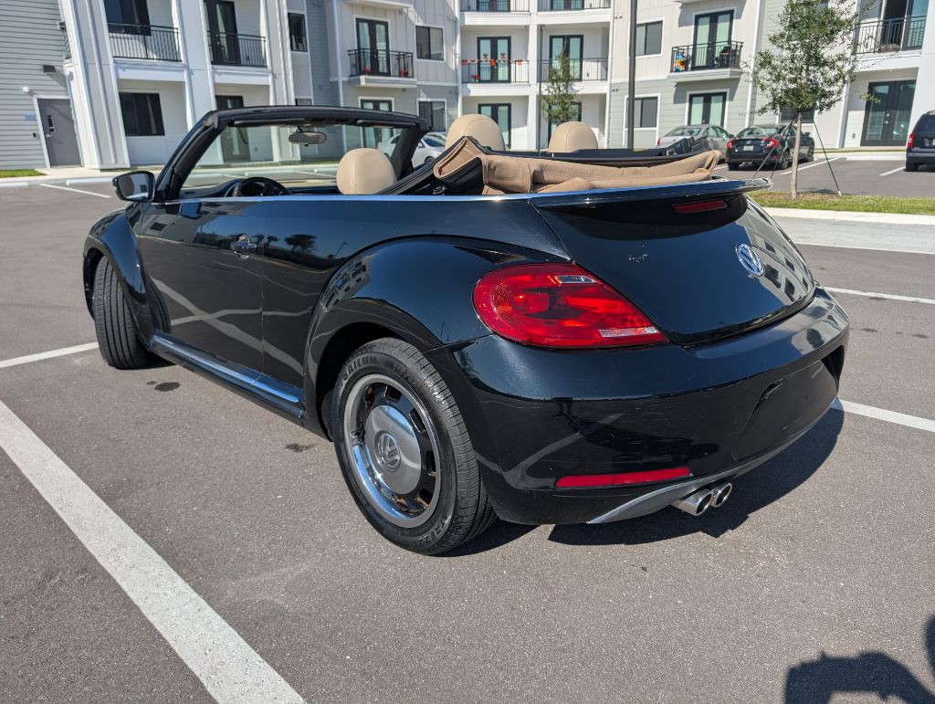 2013 Volkswagen Beetle Image 19