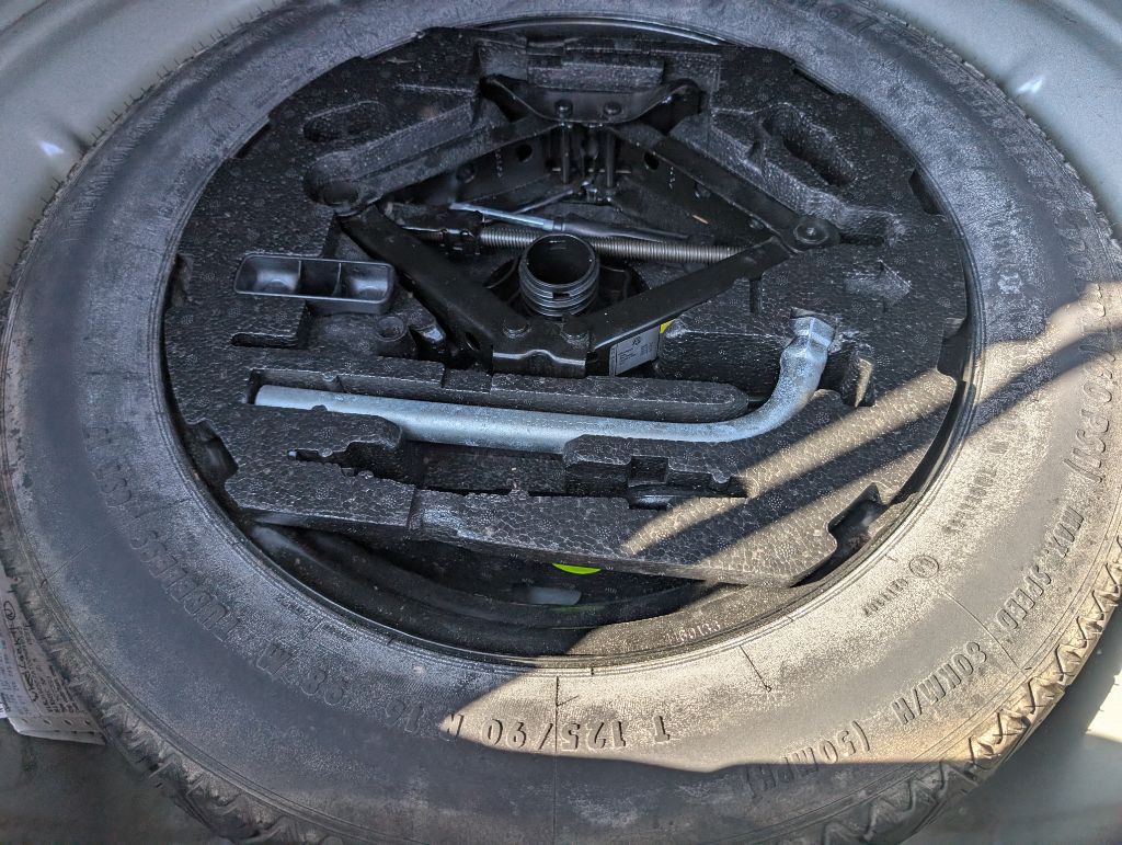 2013 Volkswagen Beetle Image 27