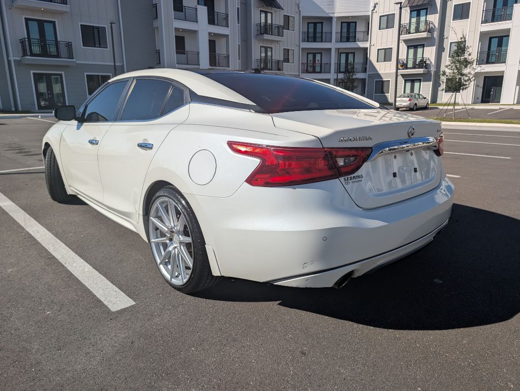 2016 Nissan Maxima Image 9