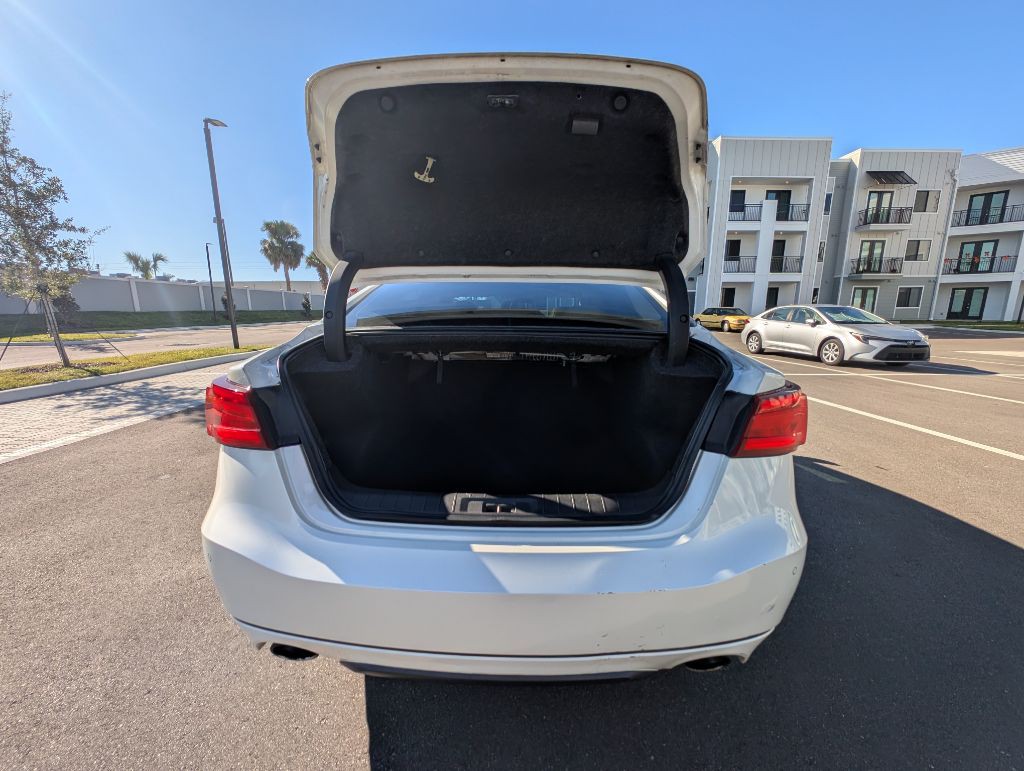 2016 Nissan Maxima Image 12