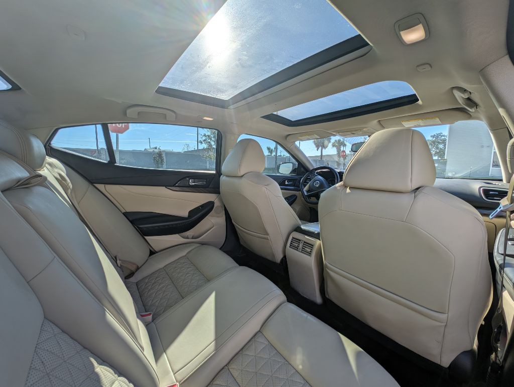 2016 Nissan Maxima Image 20