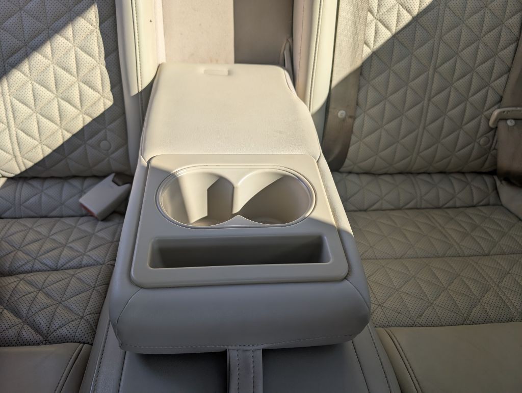 2016 Nissan Maxima Image 30