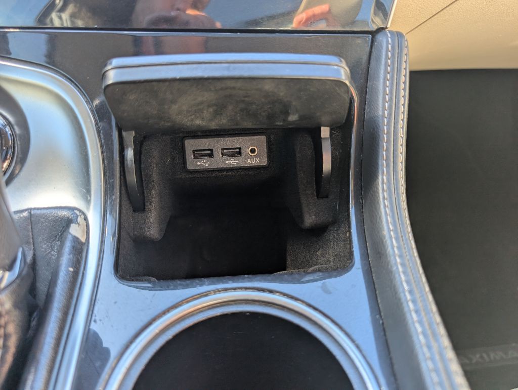 2016 Nissan Maxima Image 40