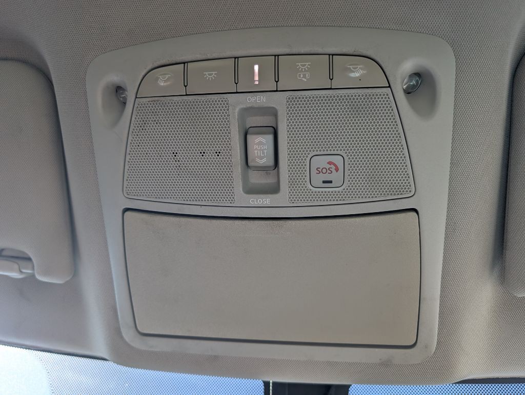 2016 Nissan Maxima Image 43