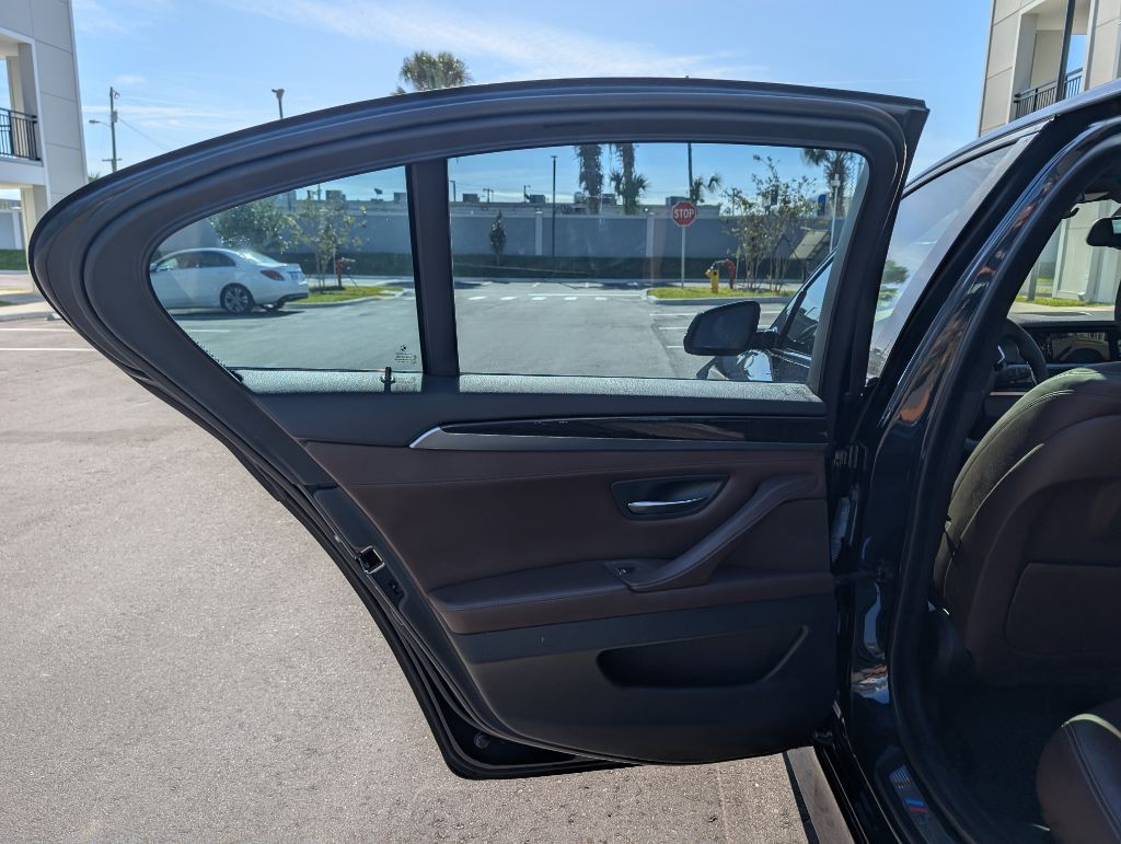 2016 BMW 5 Series Image 17