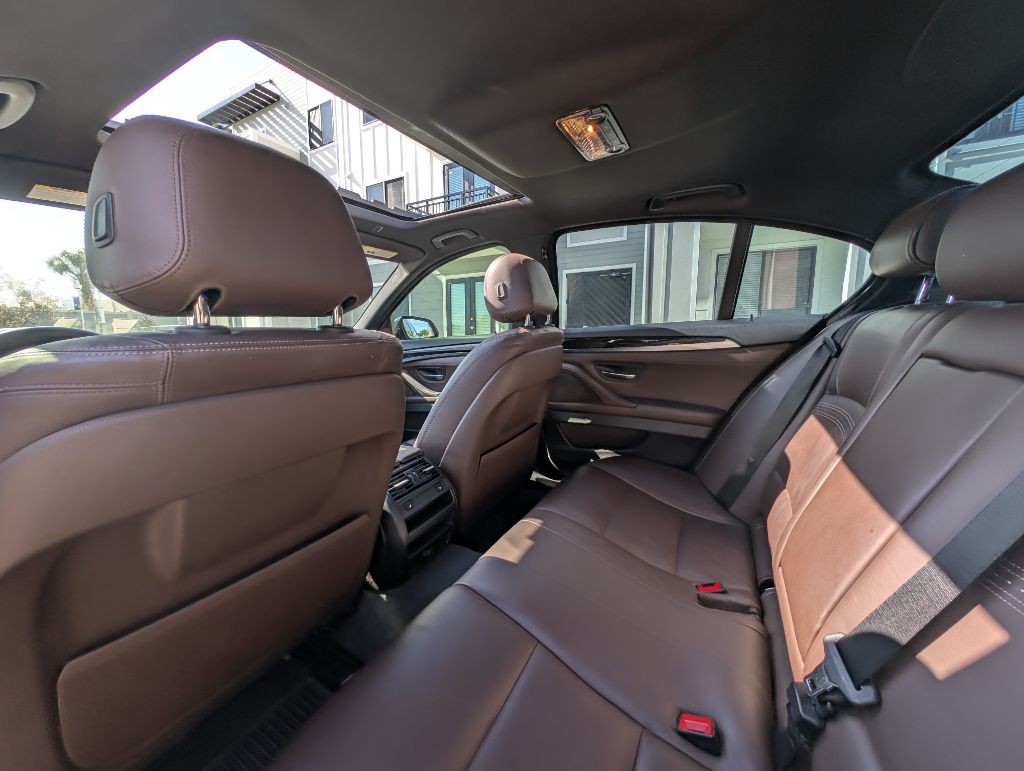 2016 BMW 5 Series Image 18