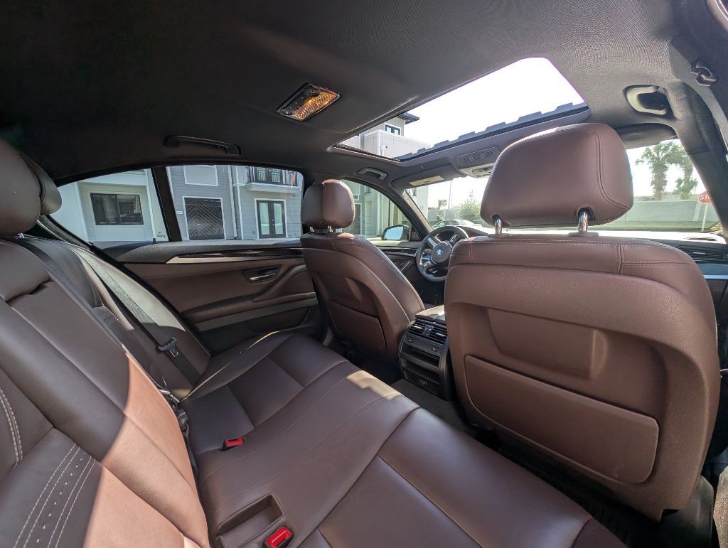 2016 BMW 5 Series Image 21