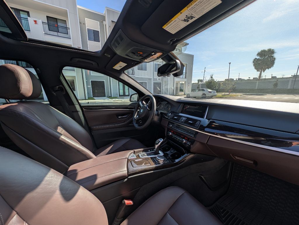 2016 BMW 5 Series Image 24