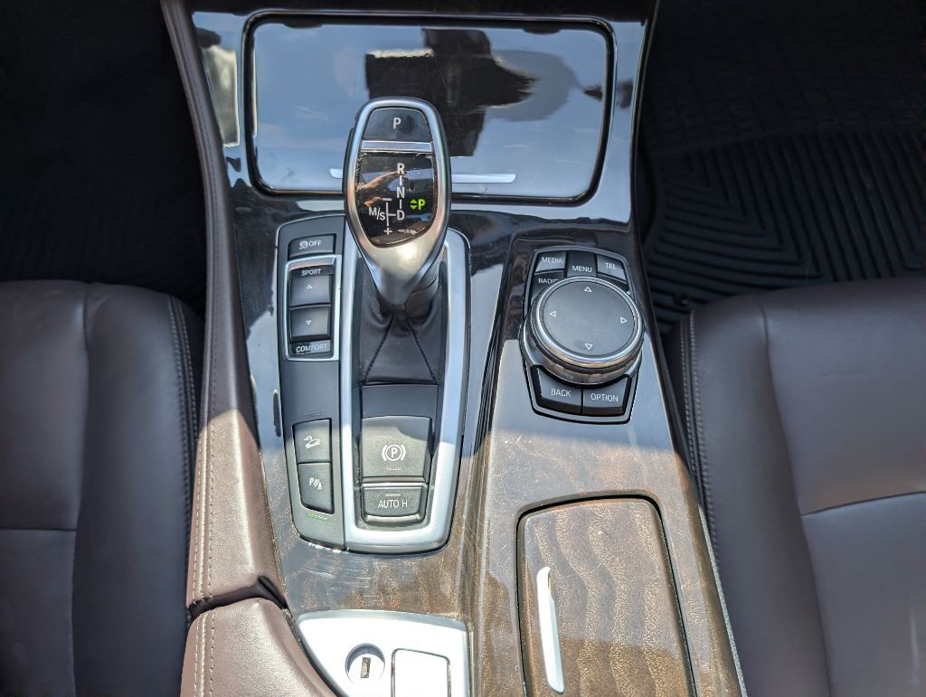 2016 BMW 5 Series Image 38