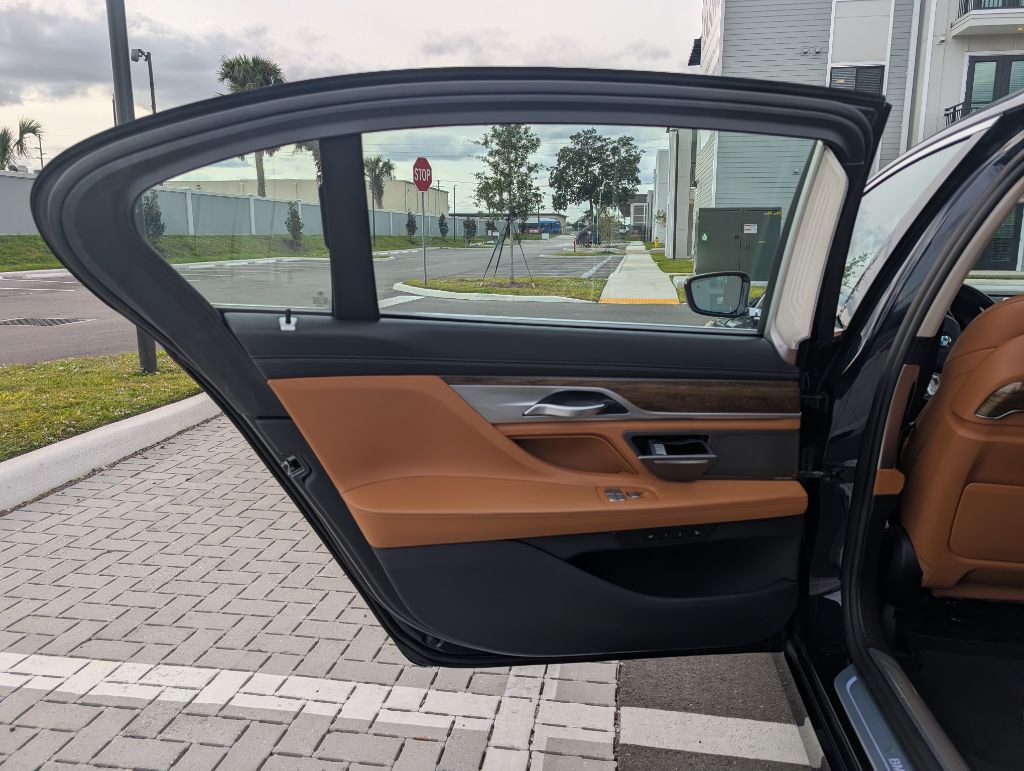 2019 BMW 7 Series Image 17