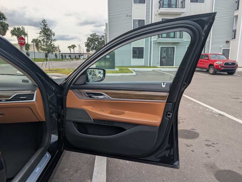 2019 BMW 7 Series Image 23