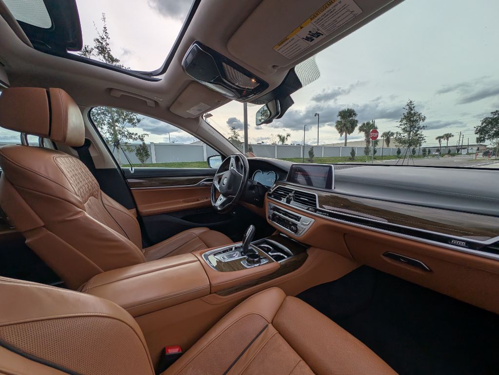 2019 BMW 7 Series Image 24