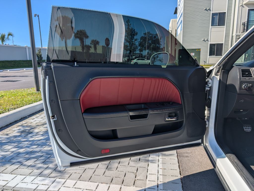 2014 Dodge Challenger Image 14