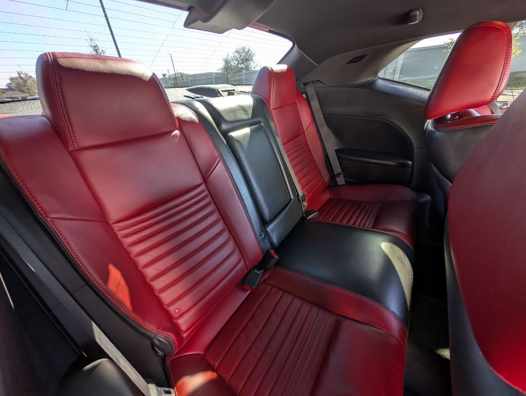 2014 Dodge Challenger Image 21