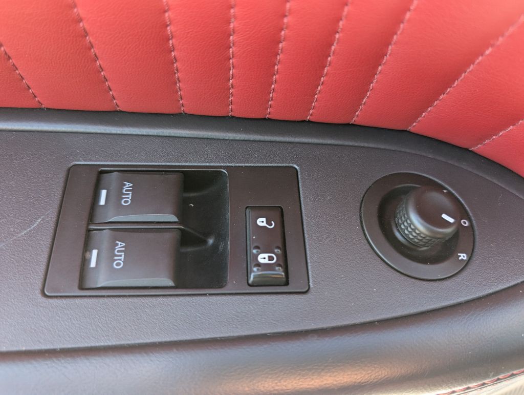 2014 Dodge Challenger Image 23