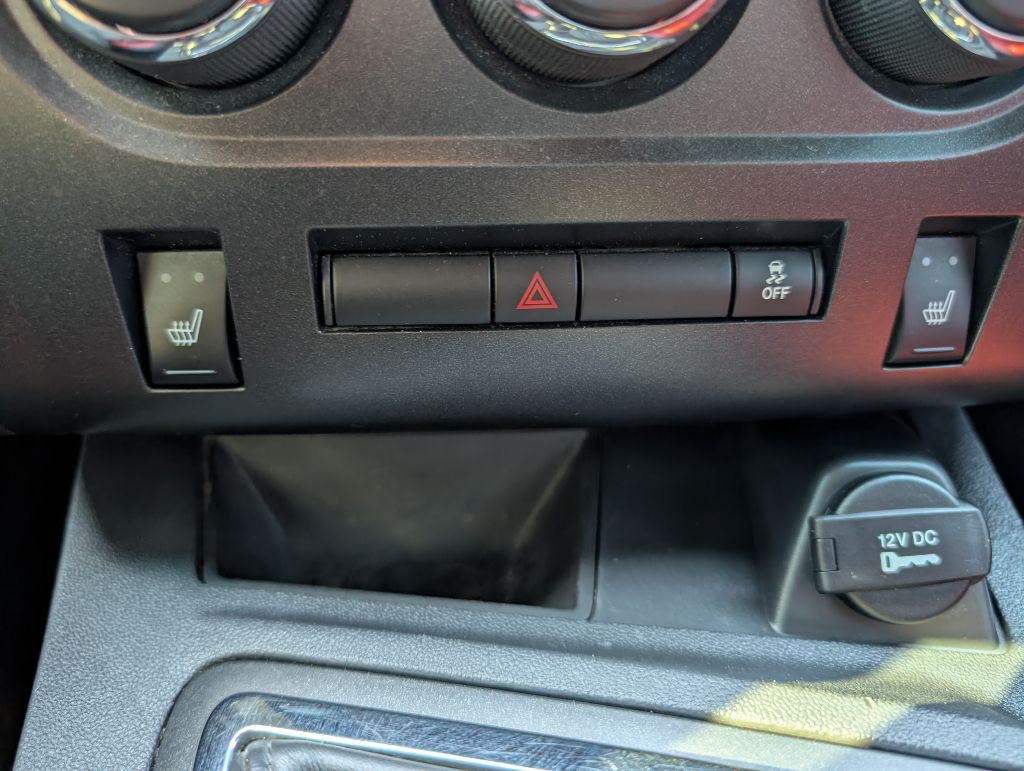 2014 Dodge Challenger Image 29