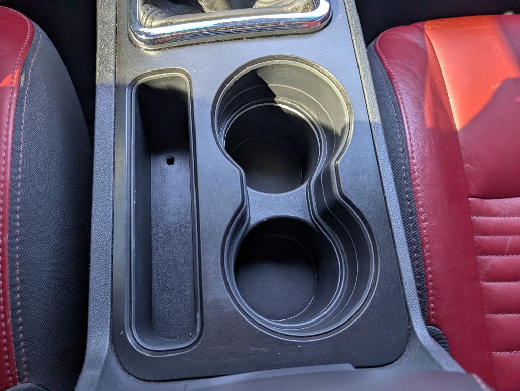 2014 Dodge Challenger Image 31