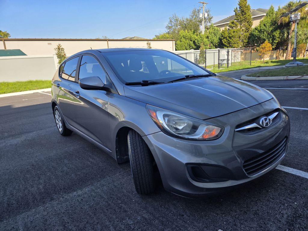 2014 Hyundai Accent Image 2