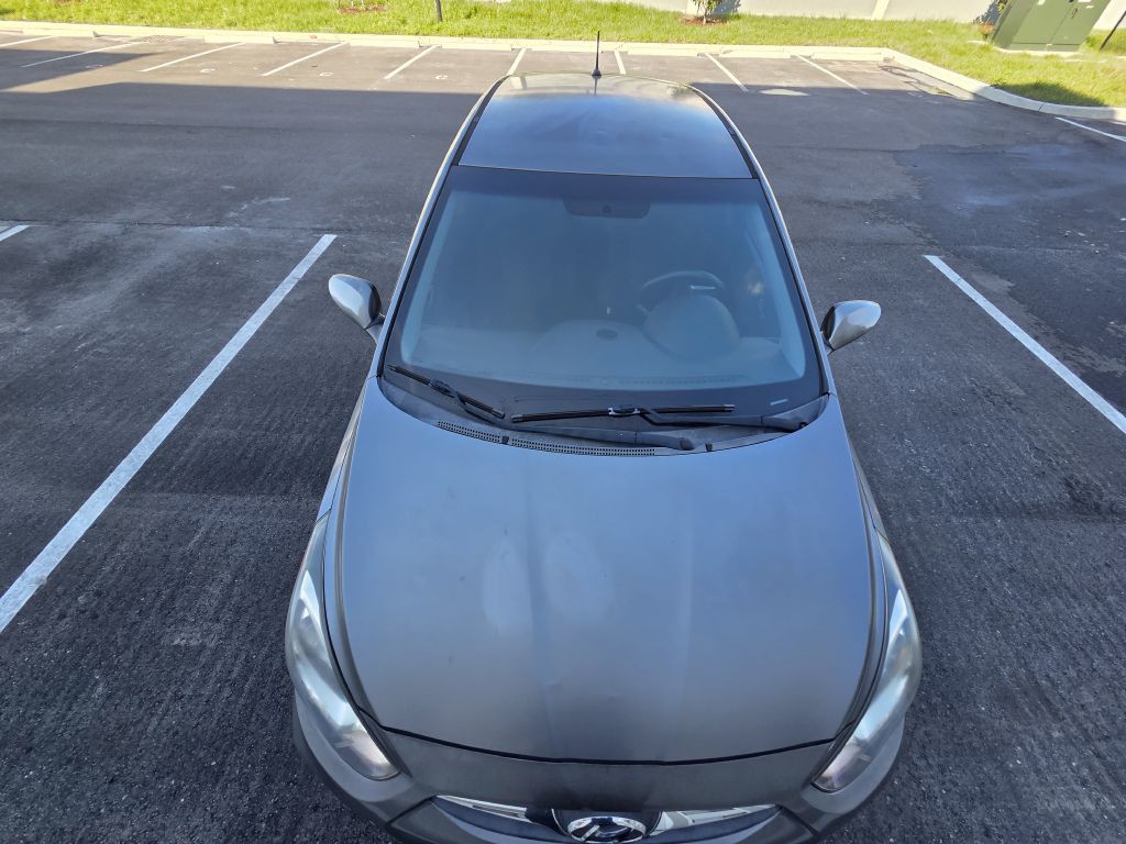 2014 Hyundai Accent Image 4