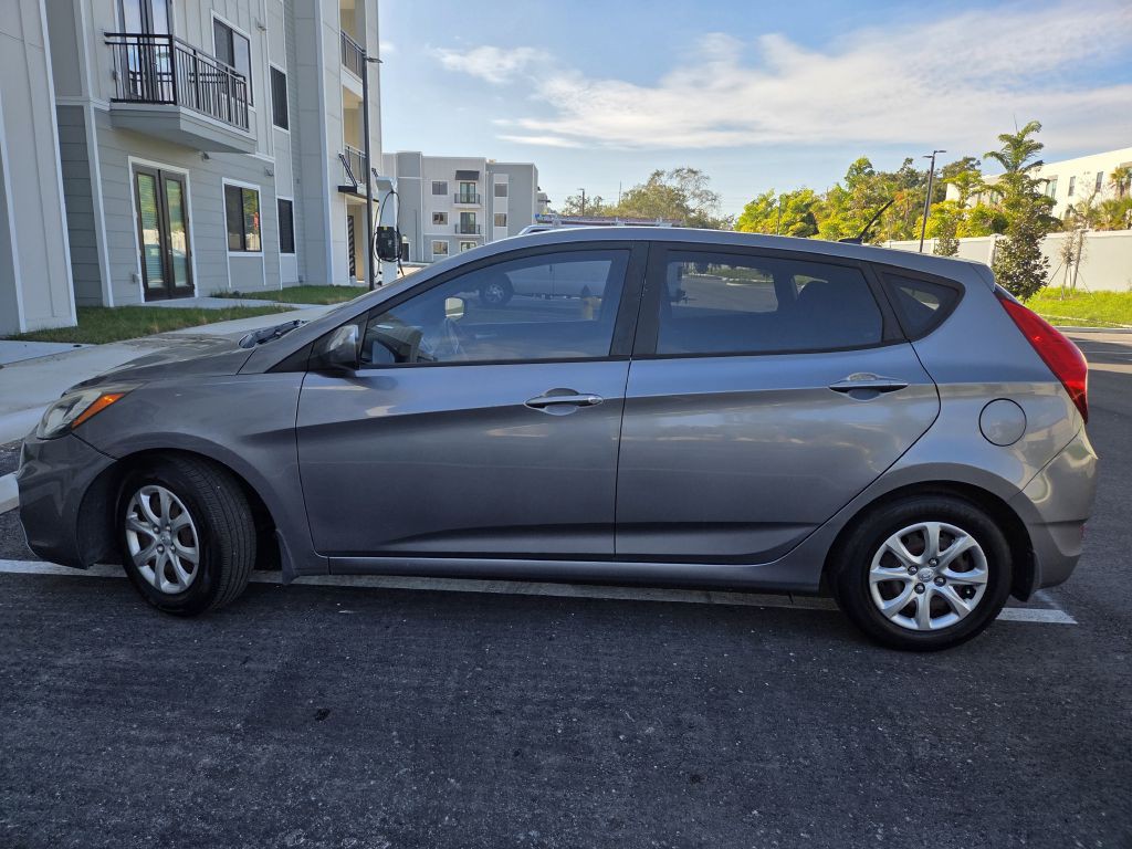 2014 Hyundai Accent Image 5