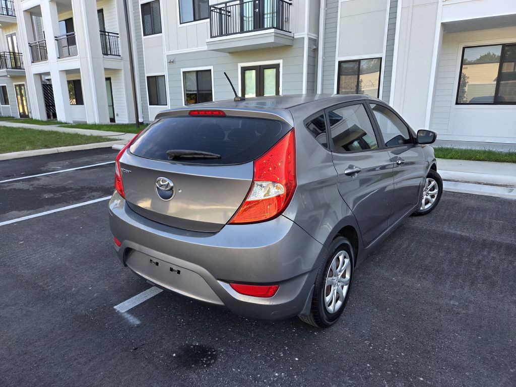 2014 Hyundai Accent Image 8