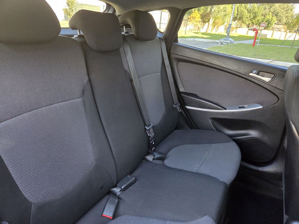 2014 Hyundai Accent Image 21