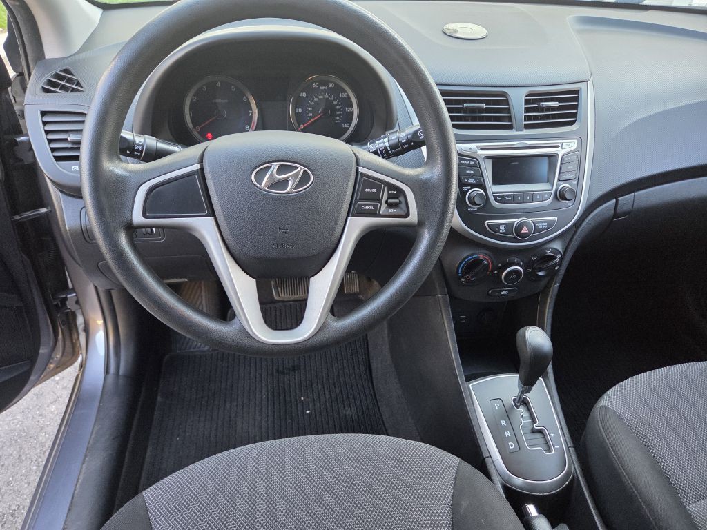 2014 Hyundai Accent Image 27