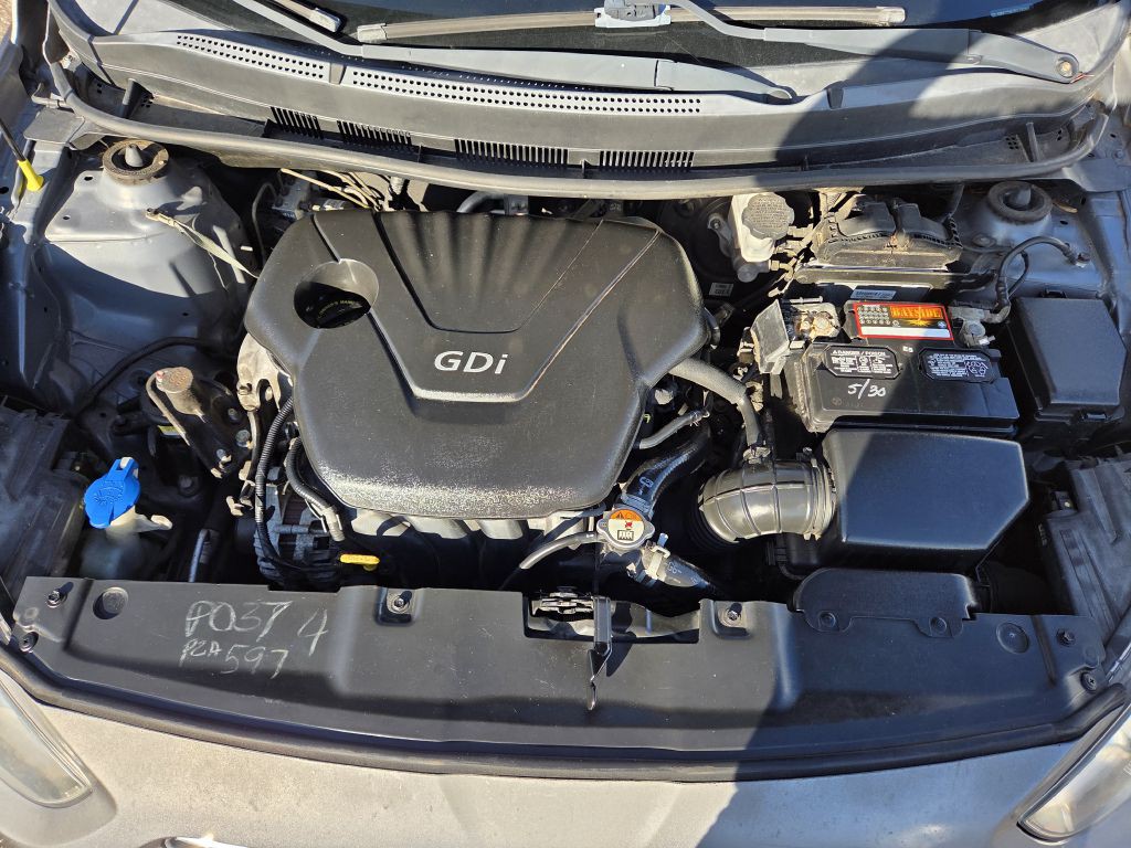 2014 Hyundai Accent Image 35