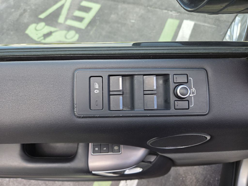 2017 Land Rover Range Rover Sport Image 57