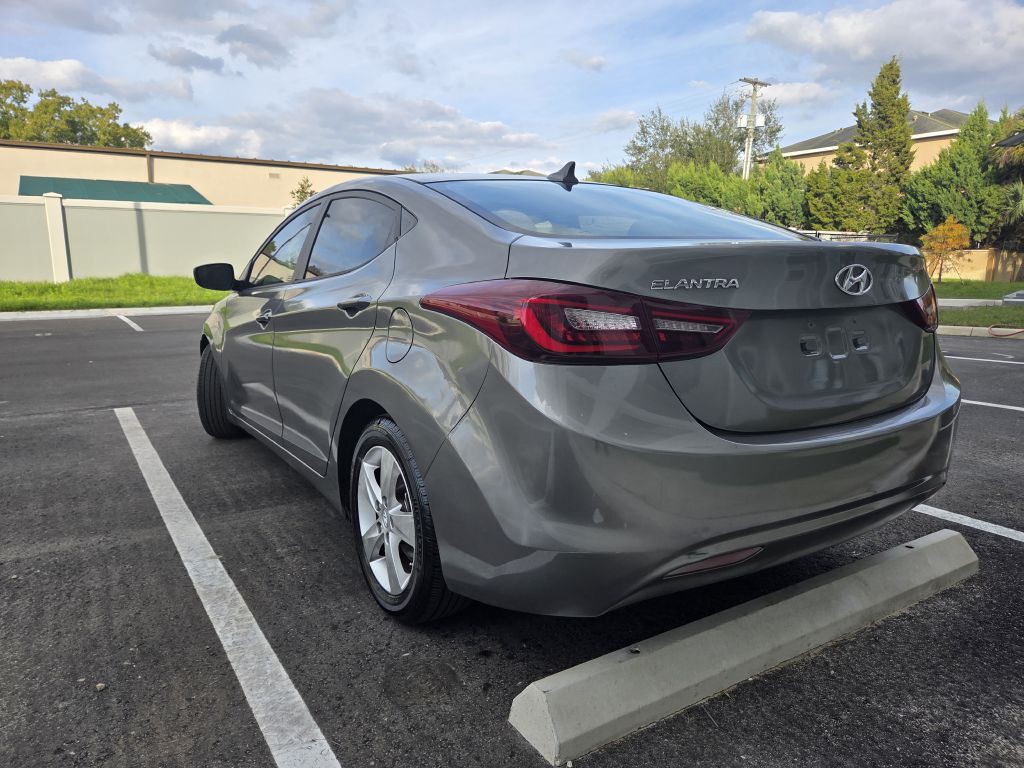 2013 Hyundai Elantra Image 9