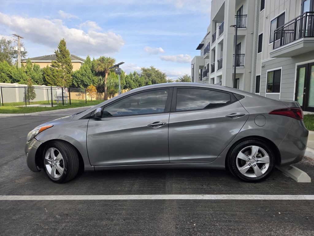 2013 Hyundai Elantra Image 10
