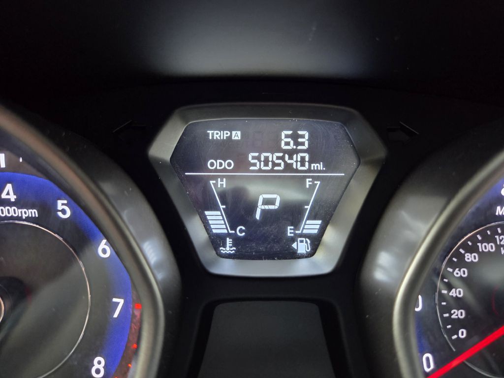 2013 Hyundai Elantra Image 14