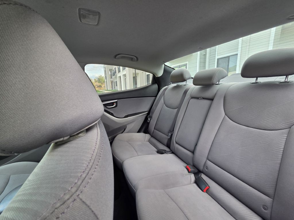 2013 Hyundai Elantra Image 20