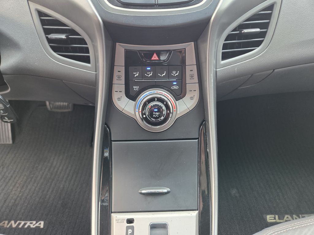 2013 Hyundai Elantra Image 35