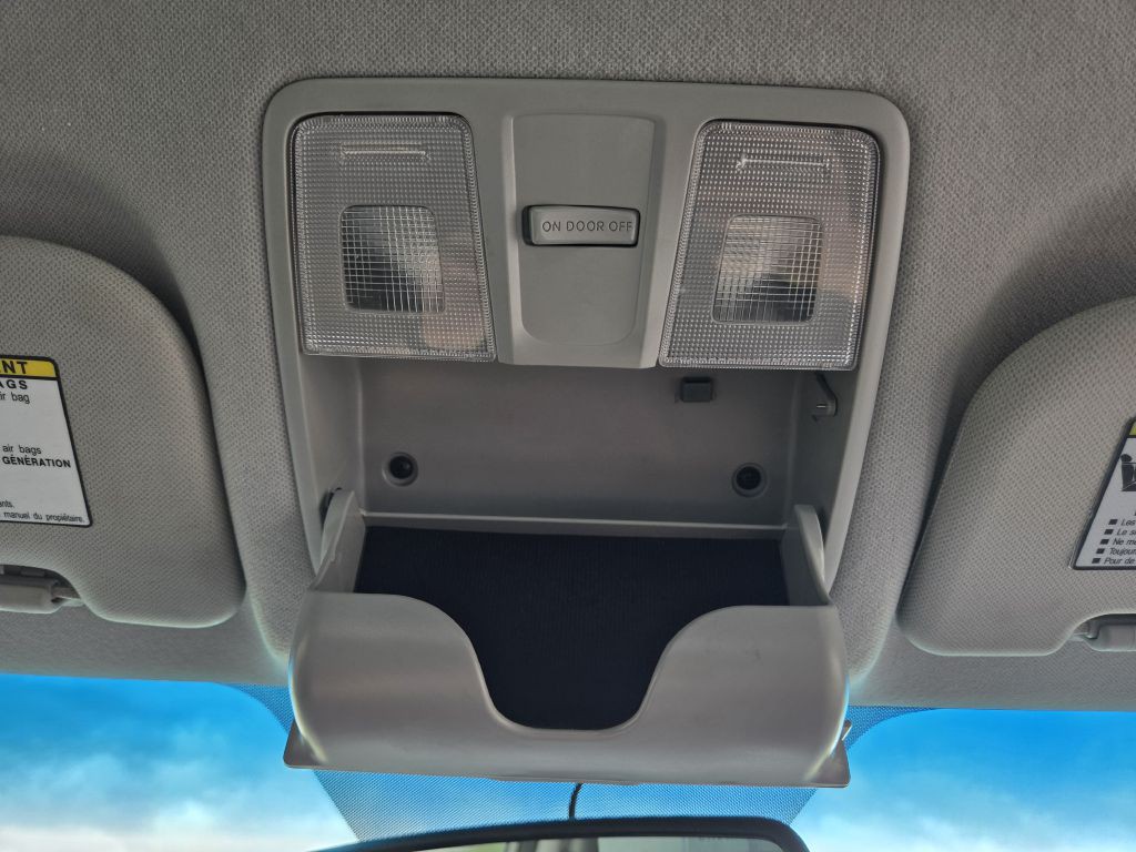 2013 Hyundai Elantra Image 43