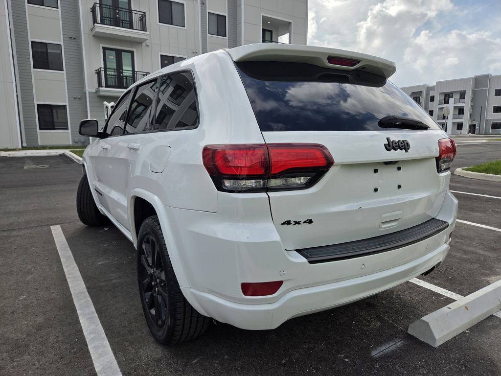 2018 Jeep Grand Cherokee Image 9