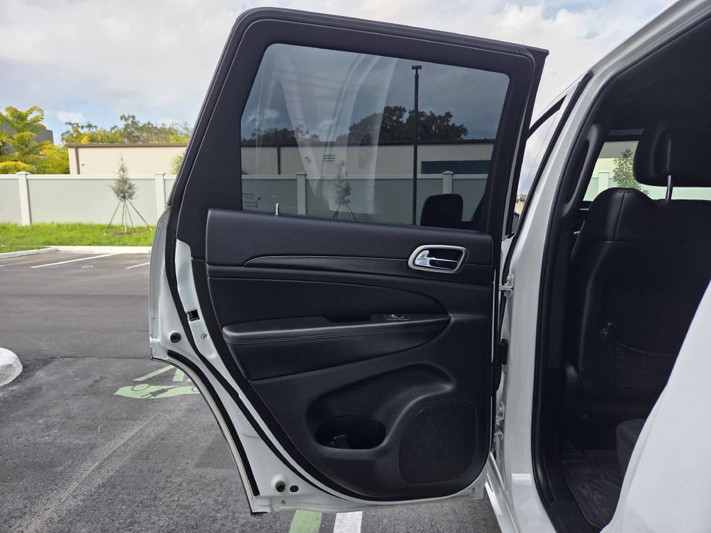 2018 Jeep Grand Cherokee Image 32