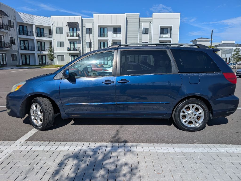 2004 Toyota Sienna Image 6