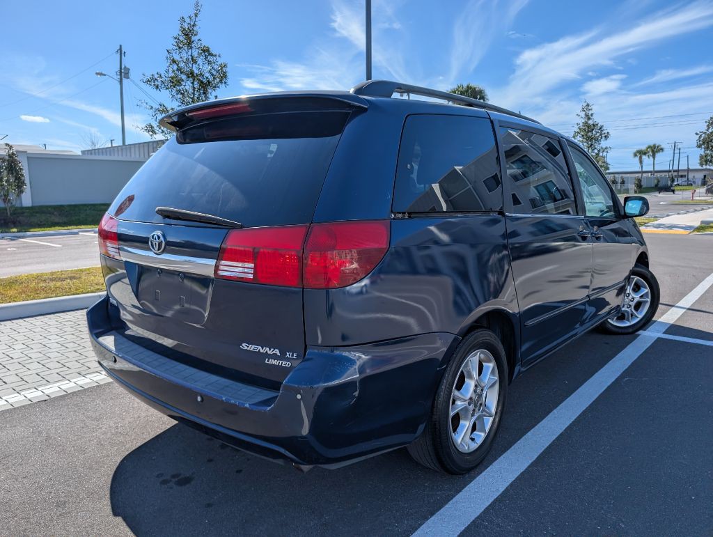 2004 Toyota Sienna Image 7